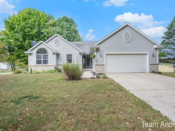 13841 90th Ave, Coopersville, MI 49404