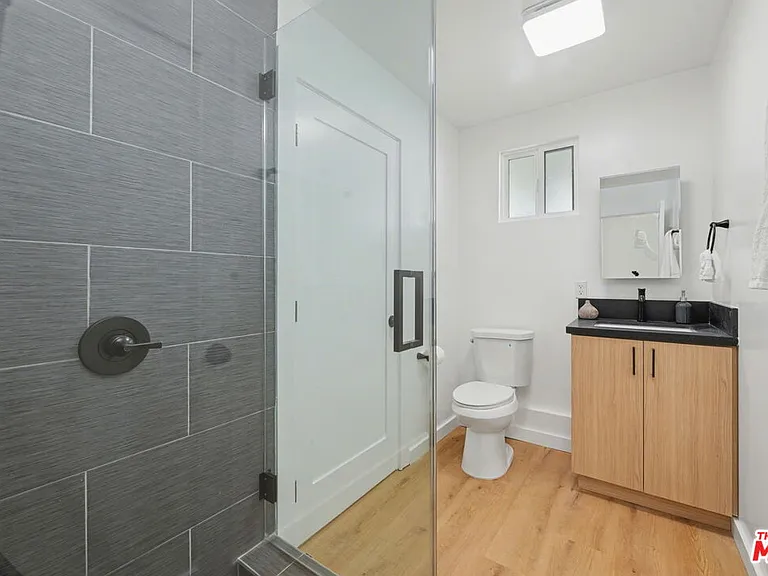 2831 Overland Ave — Photo 42