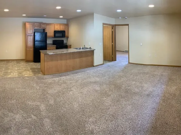 Northern Place Apartments 2, 110 11th Ave SE #4, Aberdeen, SD 57401