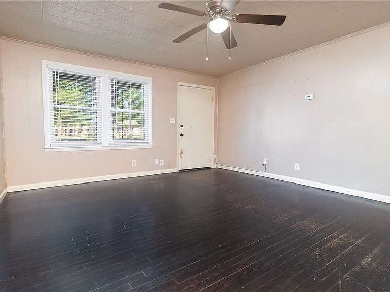 4425 Harding Dr — Photo 4