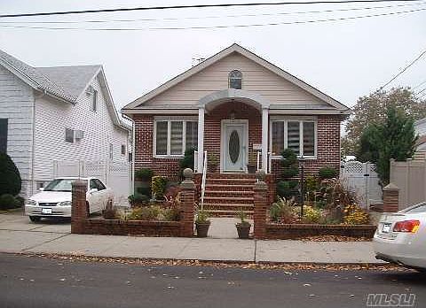156-12 100 St Front
