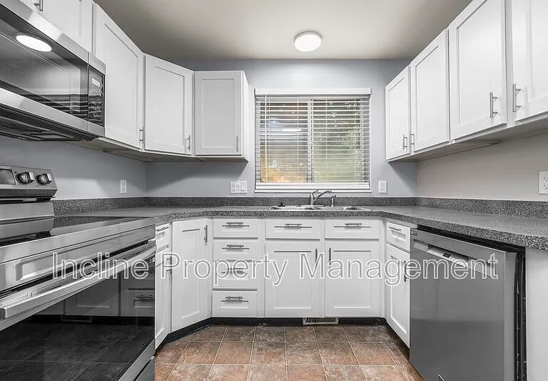 768 N 1060 W — Photo 4