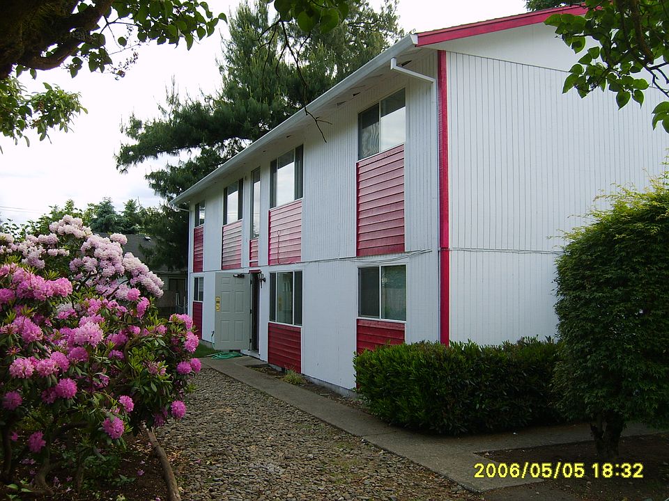1st image of 1905 E Mill Plain Blvd
