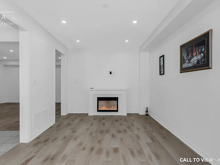 1252 Peelar Cres — Photo 5
