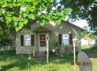 606 N 10th St, Tonkawa, OK 74653