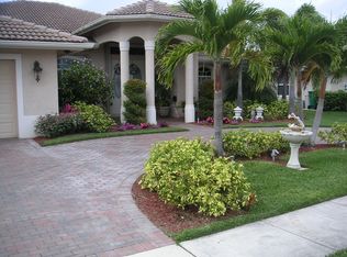 120 Fernwood Cres, Royal Palm Beach, FL 33411