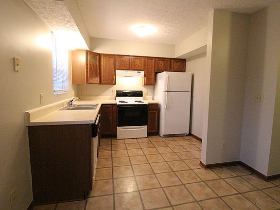 4th image of 4167 Bartle Dr
