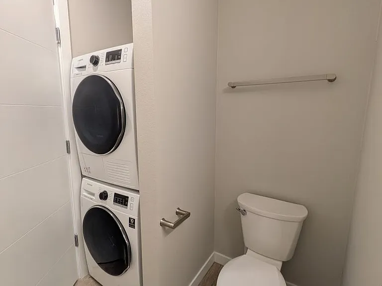 Soleil Apartments — Photo 20