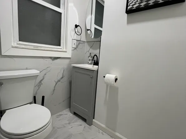 224 Claremont Avenue image 7 of 10