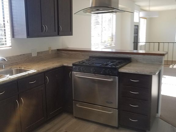 4th image of 2206 Marian Pl
