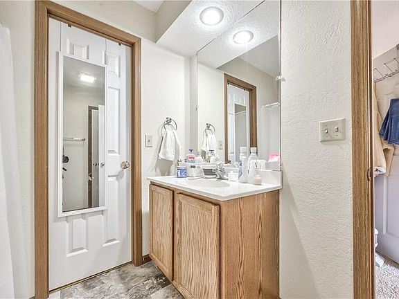 5th image of 4606 Hunters Glen Dr