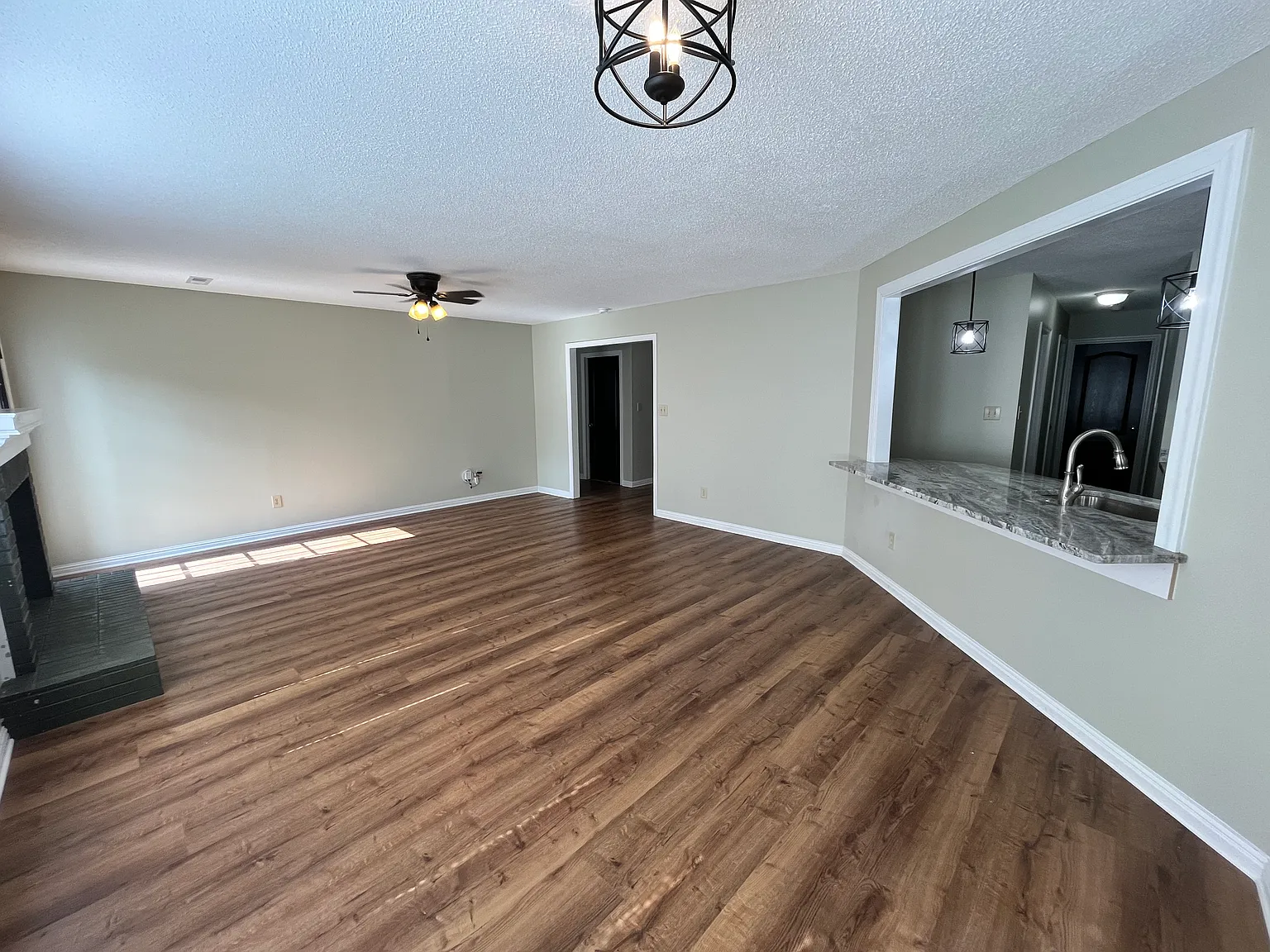 4 bed, 2000 sqft, $2,200 — Photo 4
