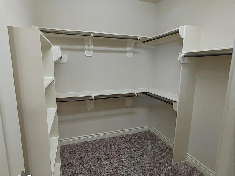 9014 Meacom Dr — Photo 34