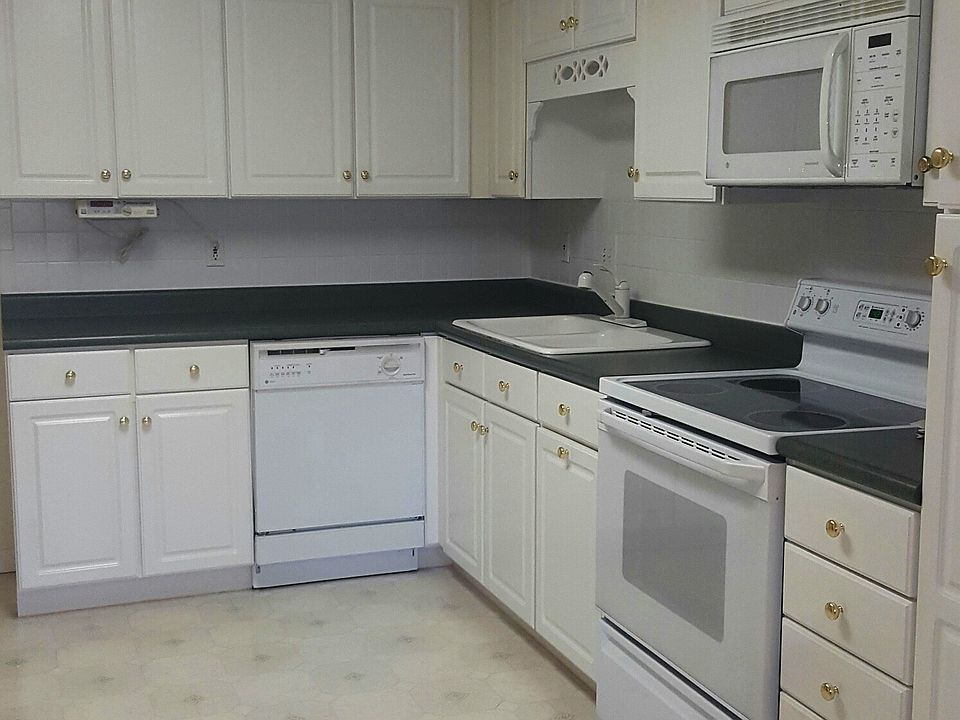 2nd image of 15038 Claymoor Ct APT 13