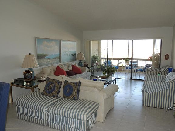4th image of 1030 Us Highway 1 APT 402
