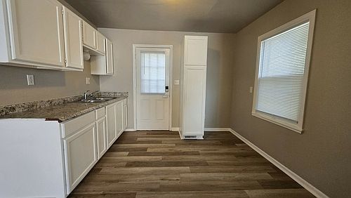 1st image of 3928 N 30th St
