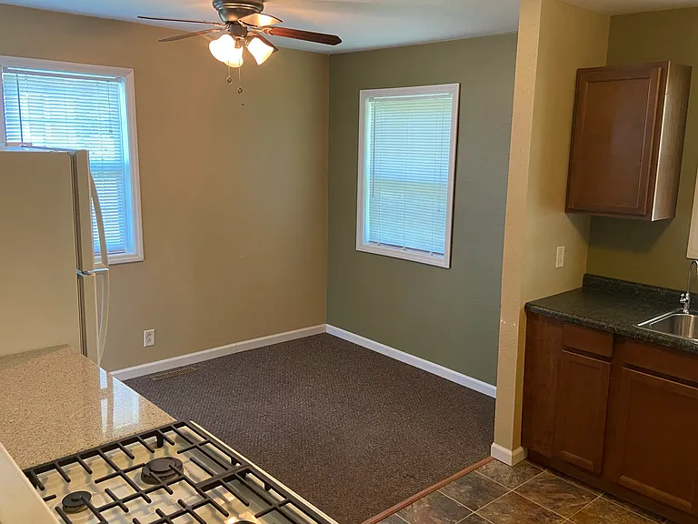 417 Avenue F — Photo 14