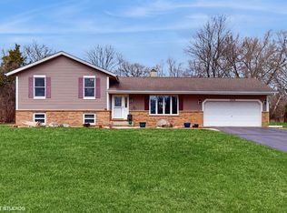 2606 Martin Dr, Spring Grove, IL 60081