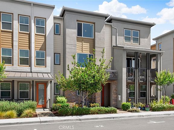 3rd image of 469 Desert Holly St