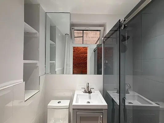 Bathroom, photo 2