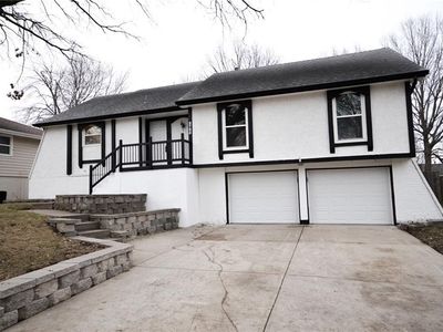 2725 S Queen Ridge Dr, Independence, MO, 64055