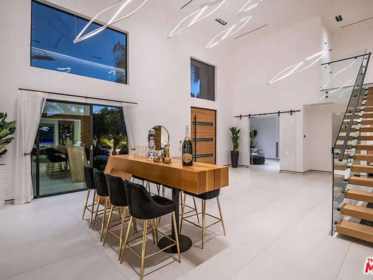 25879 Chalmers Pl — Photo 3