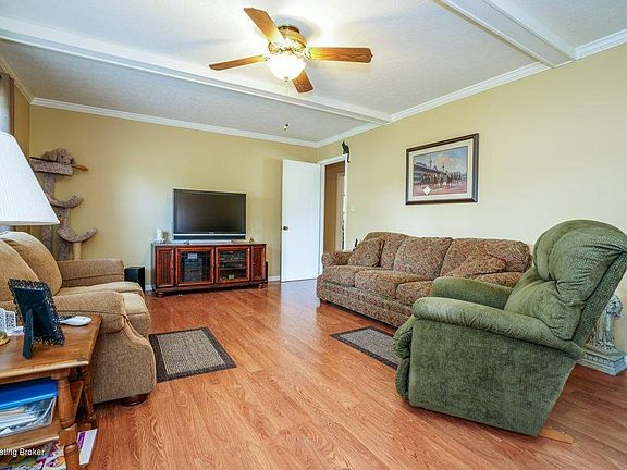 5th image of 2439 Parkdale Ave
