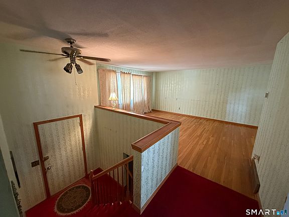 3rd image of 321 Knob Hill Road