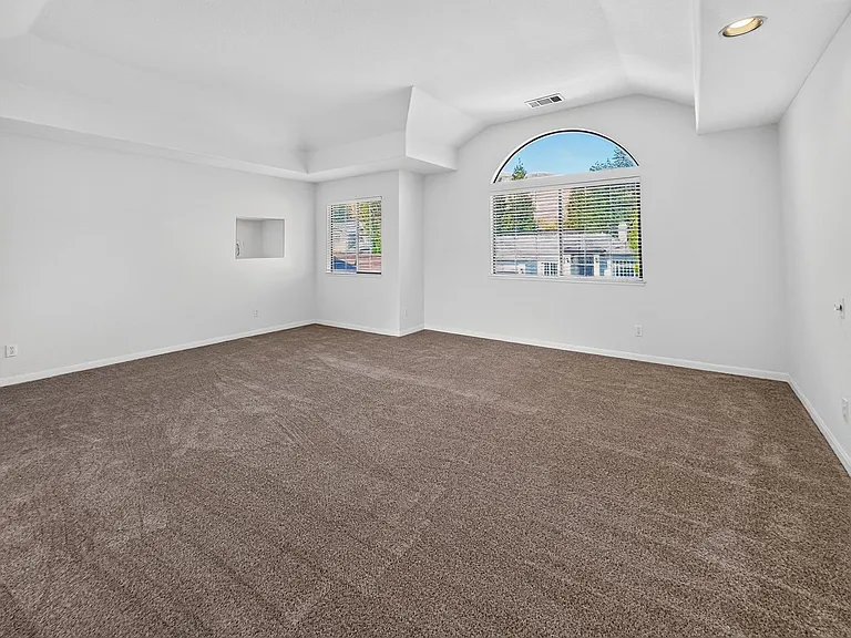 507 Woodfern Ct — Photo 38
