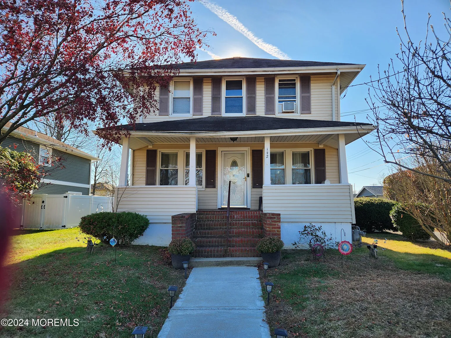 142 Rosewood Avenue photo 1
