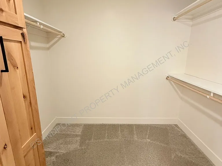 1616 Mosshart St — Photo 28