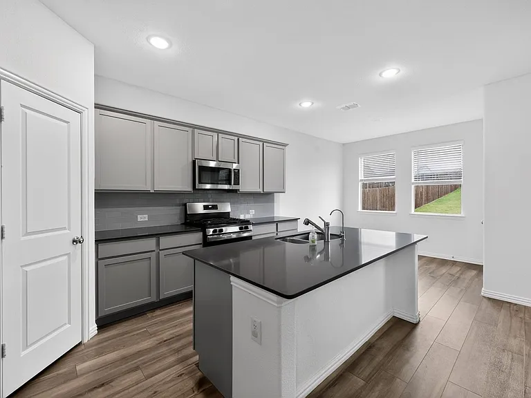3308 Goose Ln — Photo 2