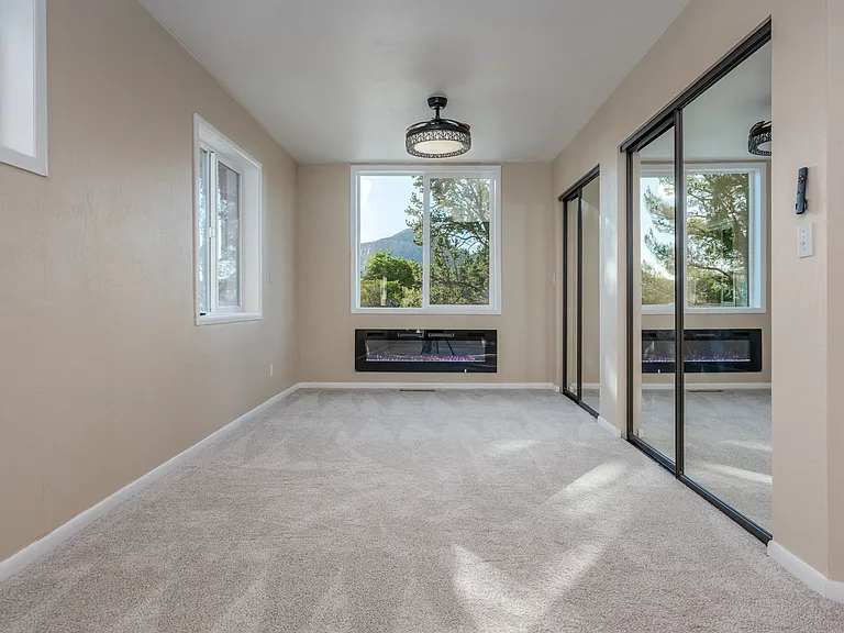 1050 Lee Mountain Rd — Photo 15
