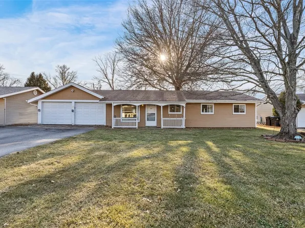 44 Robinhood Dr, Cranberry Township, PA 16066