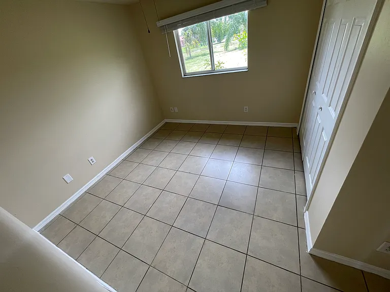 129 Zenith Cir — Photo 40