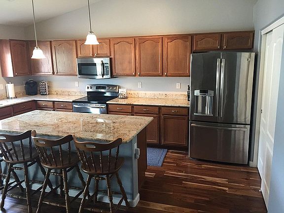 3rd image of 43296 W Palmen Dr