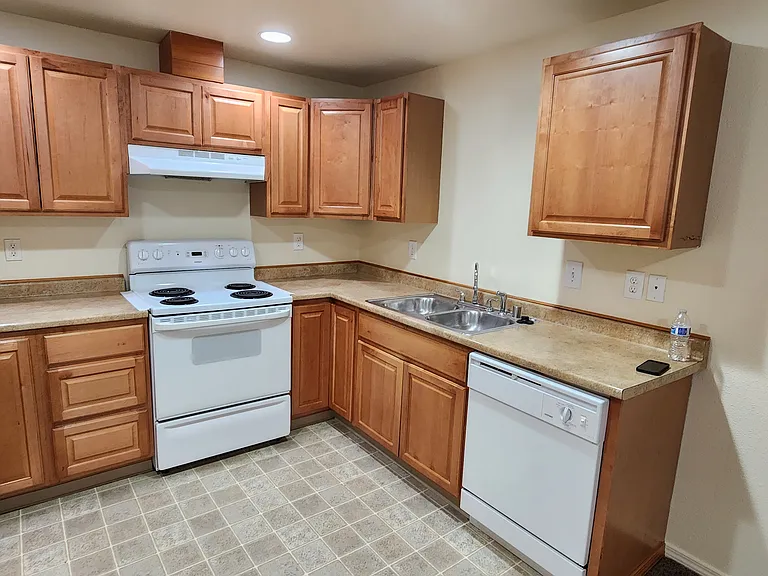 1005 W 15th St #A — Photo 2