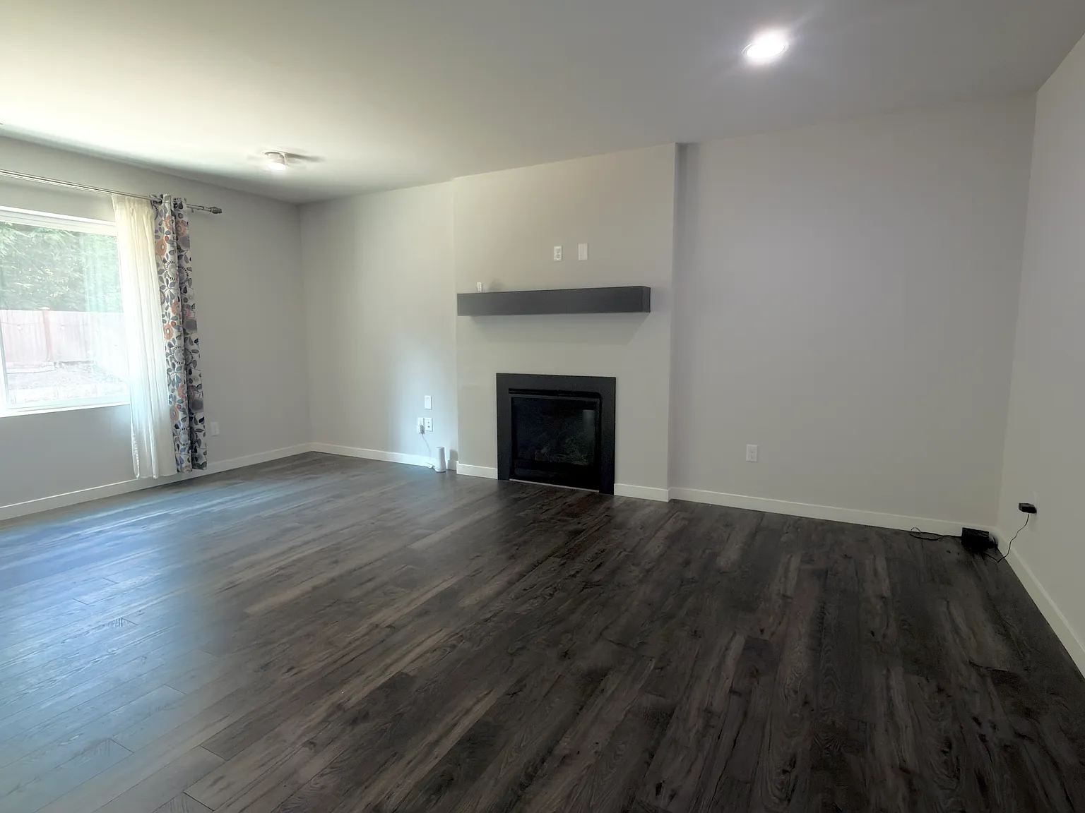 4 bed, 2.5 bath, 2163 sqft, $3,600 — Photo 4