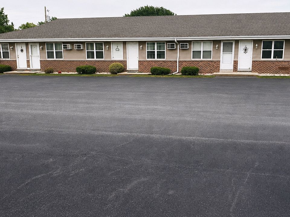 1st image of 1103 Carrie Ln #5