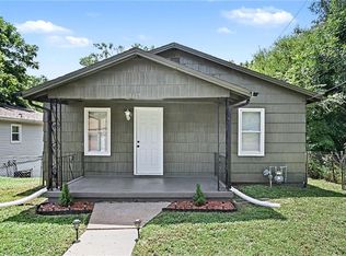 9615 E 18th St, Independence, MO 64052