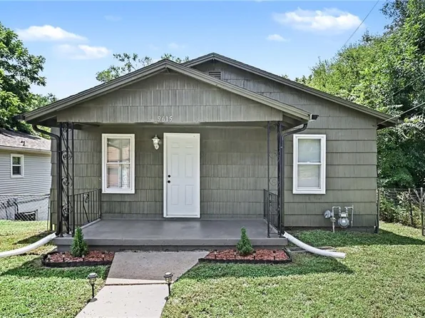 9615 E 18th St, Independence, MO 64052