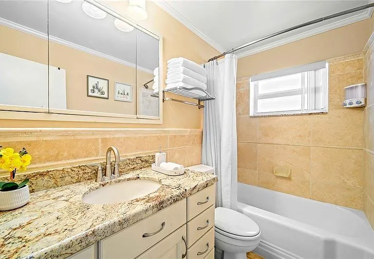 332 NW 26th Ct — Photo 27