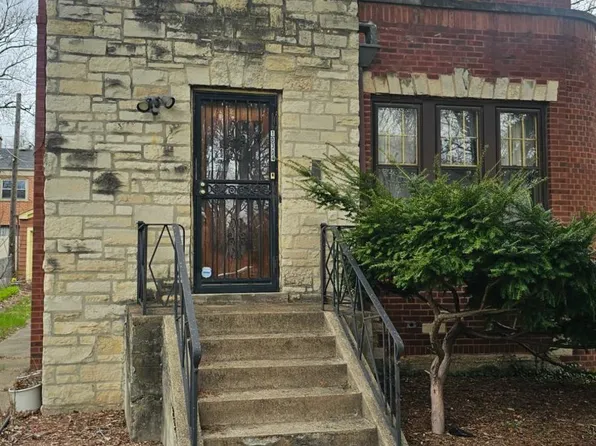 10304 S Prospect Ave, Chicago, IL 60643