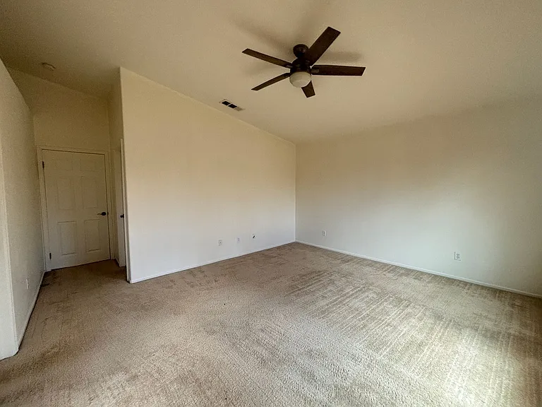2416 W Valley Vis — Photo 16