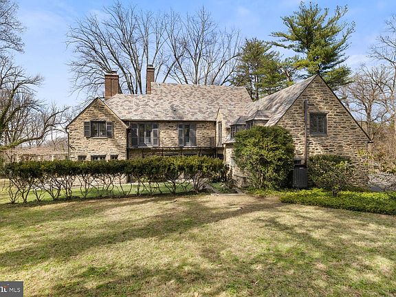 5th image of 99 E Bells Mill Rd