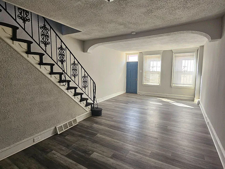 3963 Wyalusing Ave — Photo 3