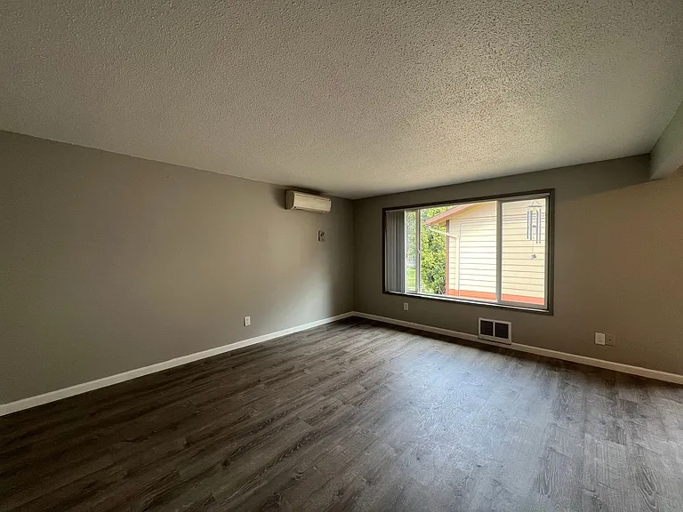 621 NE 162nd Ave #1-22 — Photo 10