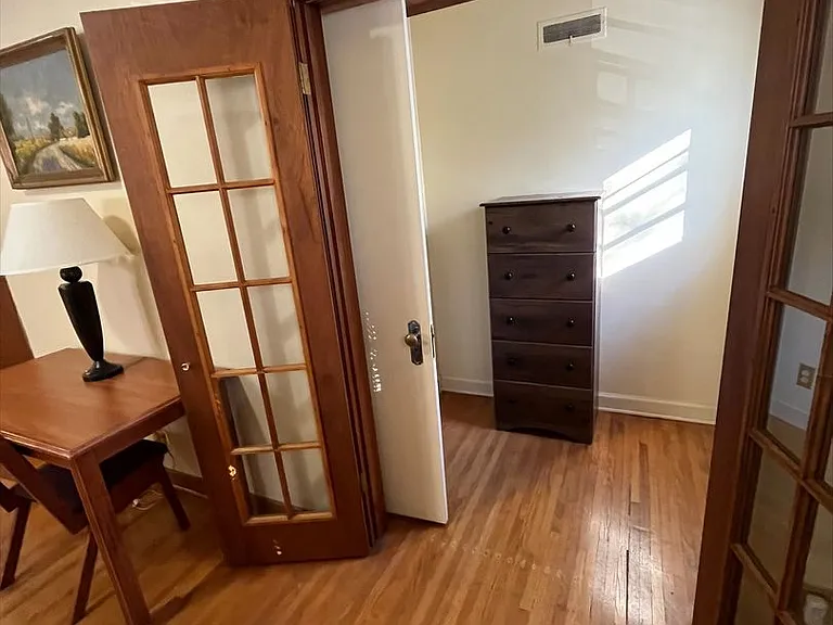 703 S Summit Ave — Photo 12