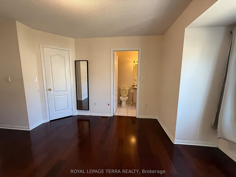 80 Acorn Pl #16 — Photo 36