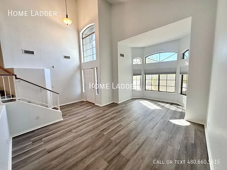 13201 W Rimrock St — Photo 2